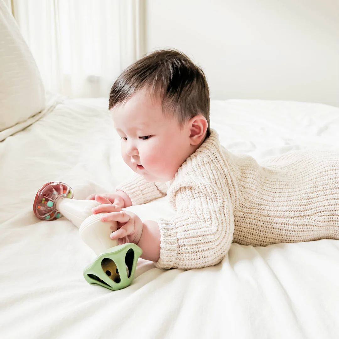 Itzy Mini Maracas™ Musical Rattle Set - Image 9
