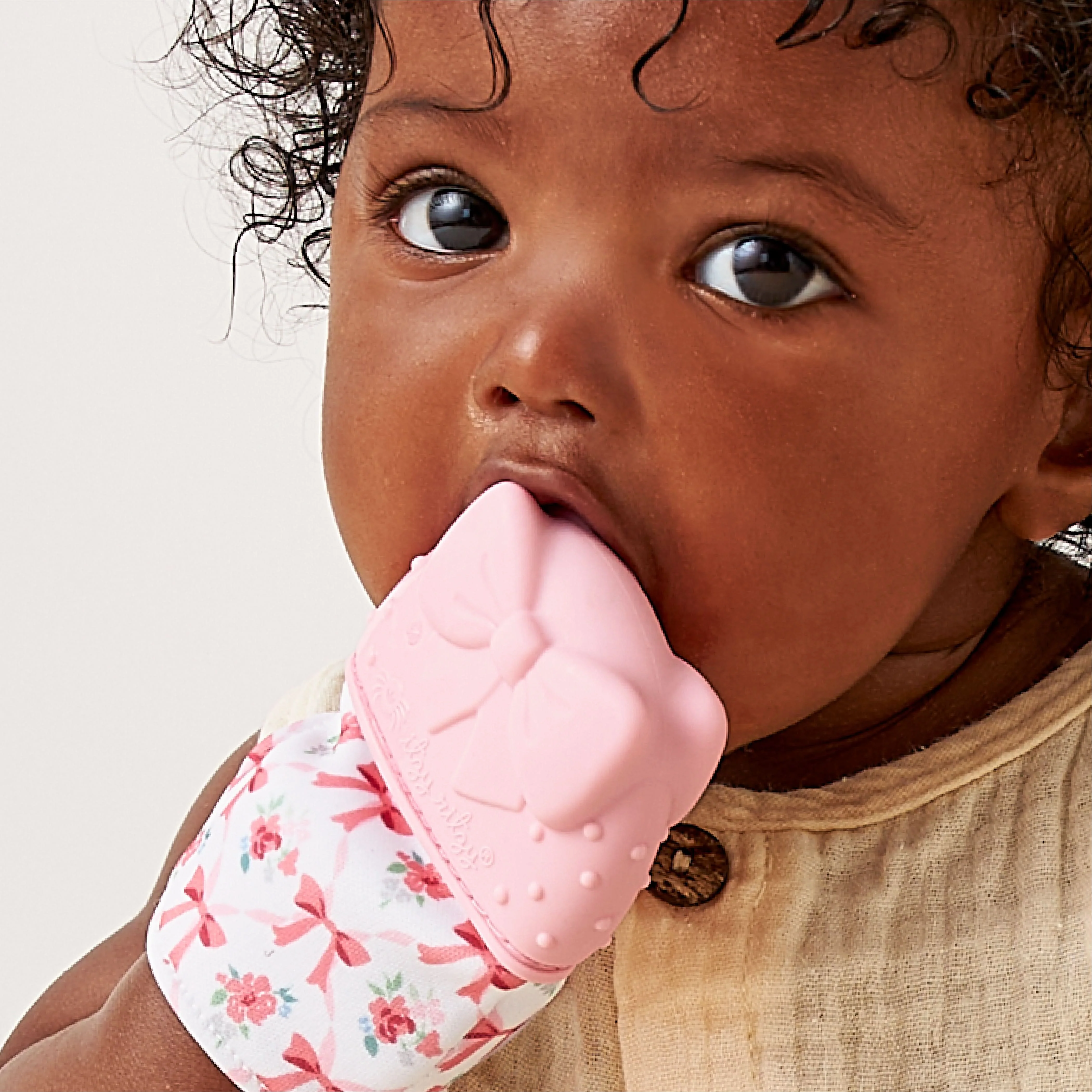 Itzy Mitt® Teething Mittens - Image 8
